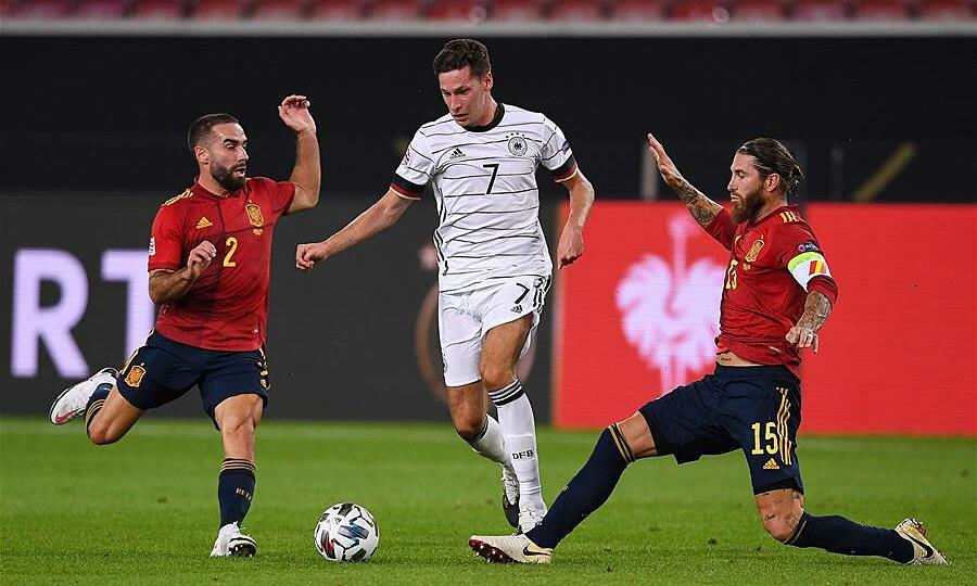 Đức (áo trắng) hoà Tây Ban Nha 1-1 ở UEFA Nations League ngày 3/9/2020 tại Stuttgart.