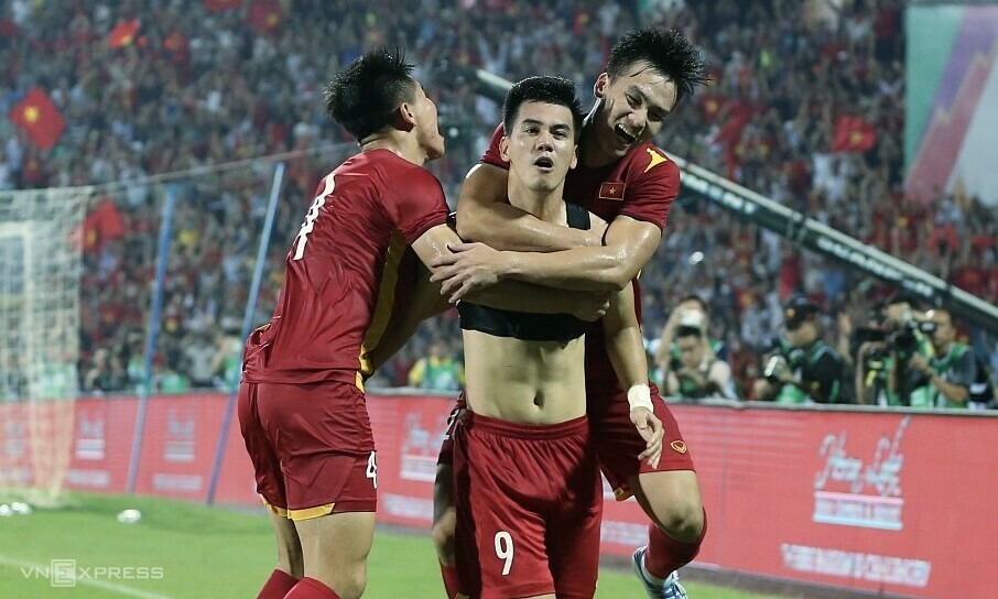Tiến Linh mừng bàn duy nhất giúp Việt Nam thắng Malaysia 1-0 trên sân Việt Trì, Phú Thọ tối 19/5. 