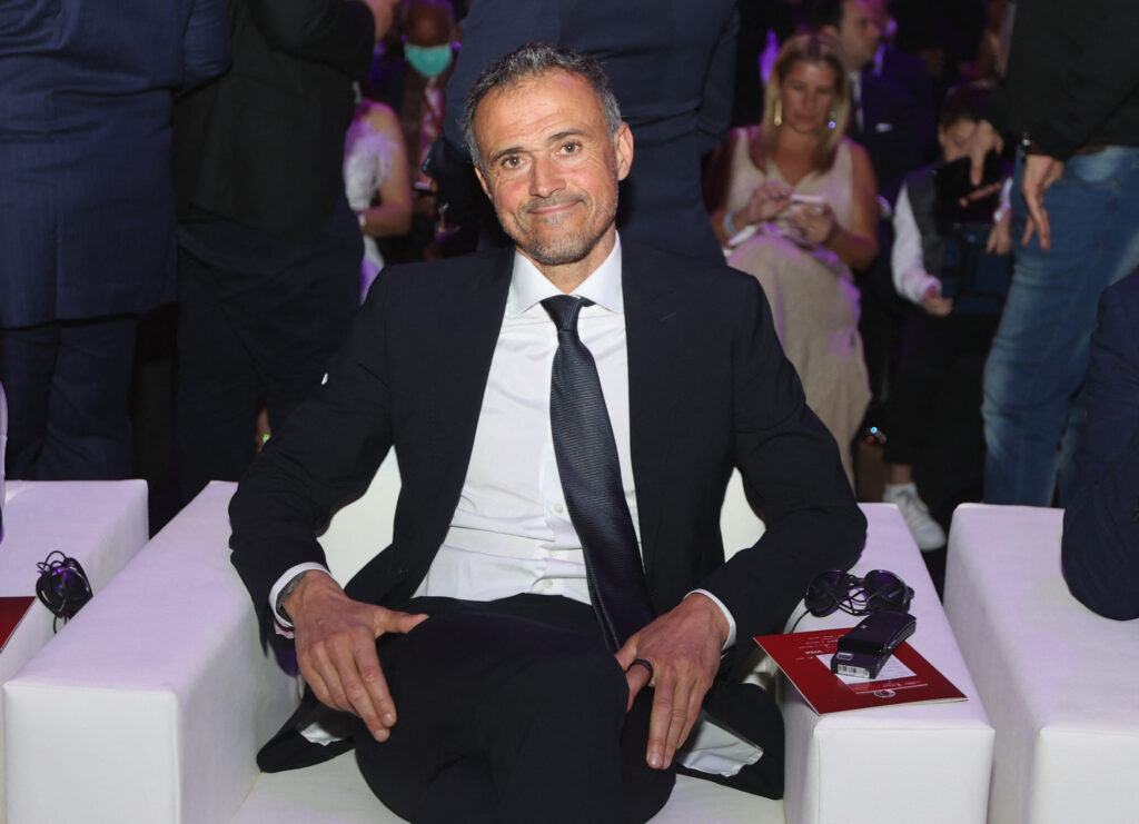 HLV Luis Enrique tại lễ bốc thăm chia bảng vòng chung kết World Cup 2022.