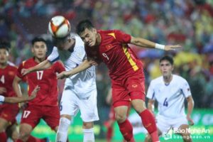 Nguyễn Tiến Linh (số 9) sẽ ghi bàn vào lưới U23 Myanmar?