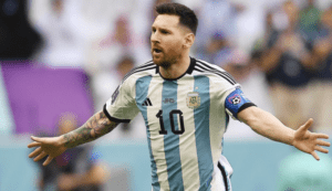 Messi mừng bàn mở tỷ số trong trận chung kết giữa Argentina với Pháp trên sân Lusail ngày 18/12