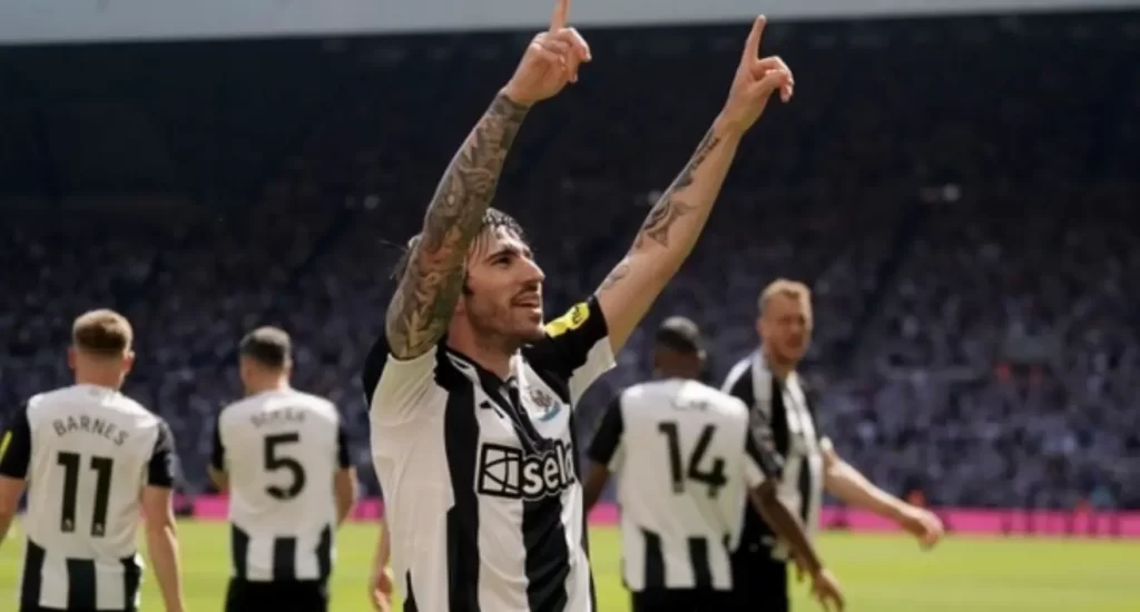 Newcastle thênh thang trên “đường băng” Champions League 1 Newcastle