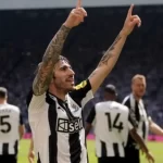 Newcastle thênh thang trên “đường băng” Champions League